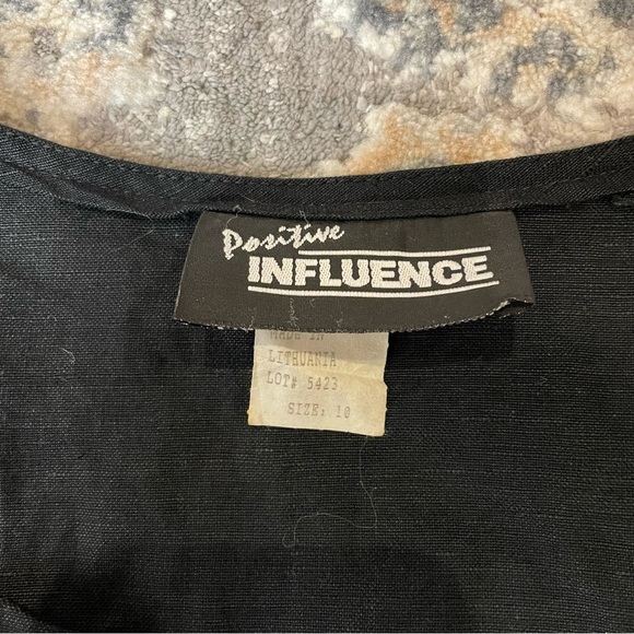 Black Sleeveless Maxi Dress with Unique Print - Picture 8 of 8